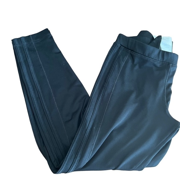 Adidas- Big girl’s leggings- Black. Size 11-12 year or M - Picture 4 of 7